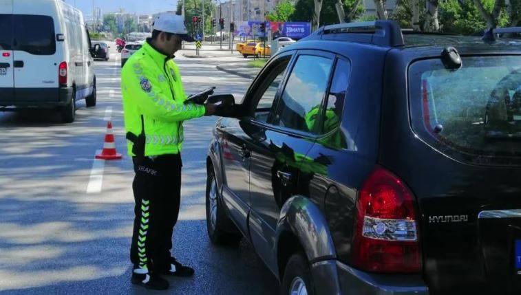 Trafik kurallarını ihlal edenlere ceza yağdı! 416 binden fazla araç 6